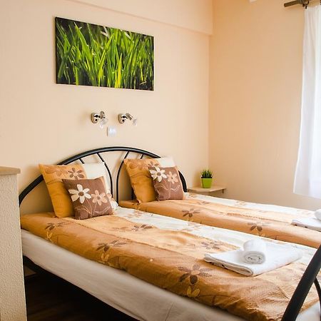 Green Corner Wellness Püspökladány Szoba fotó
