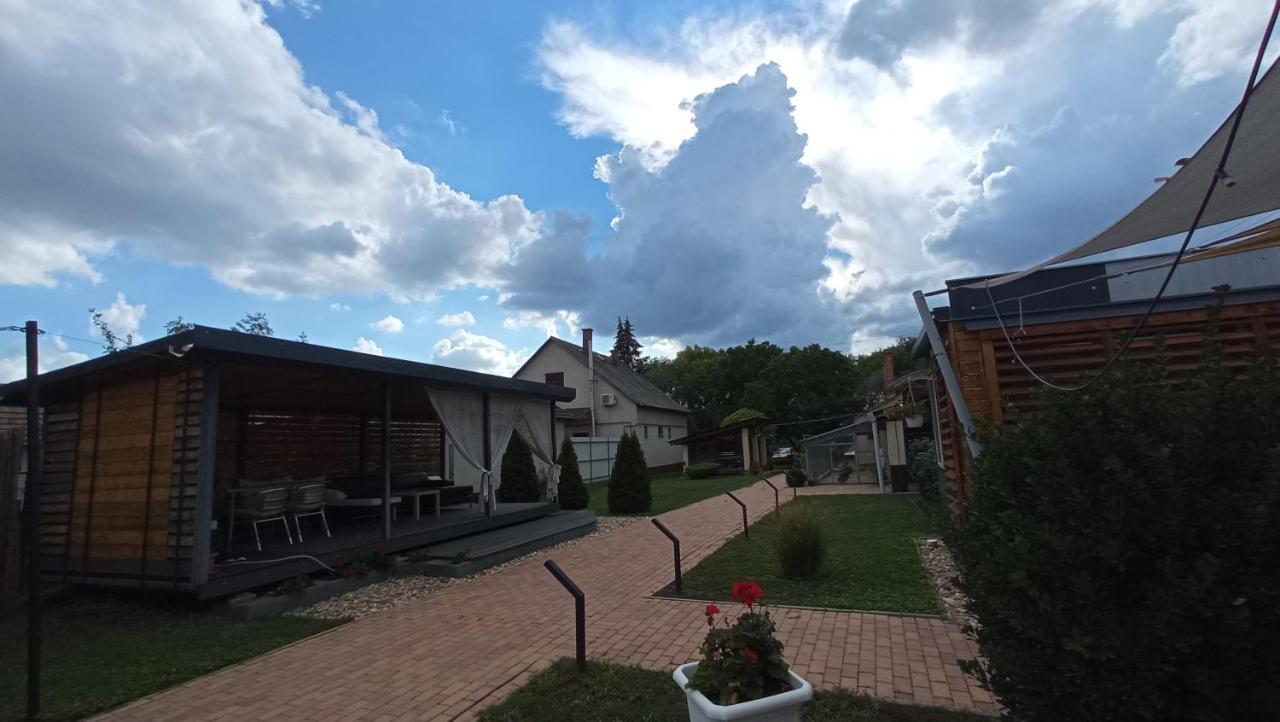 Green Corner Wellness Püspökladány Kültér fotó